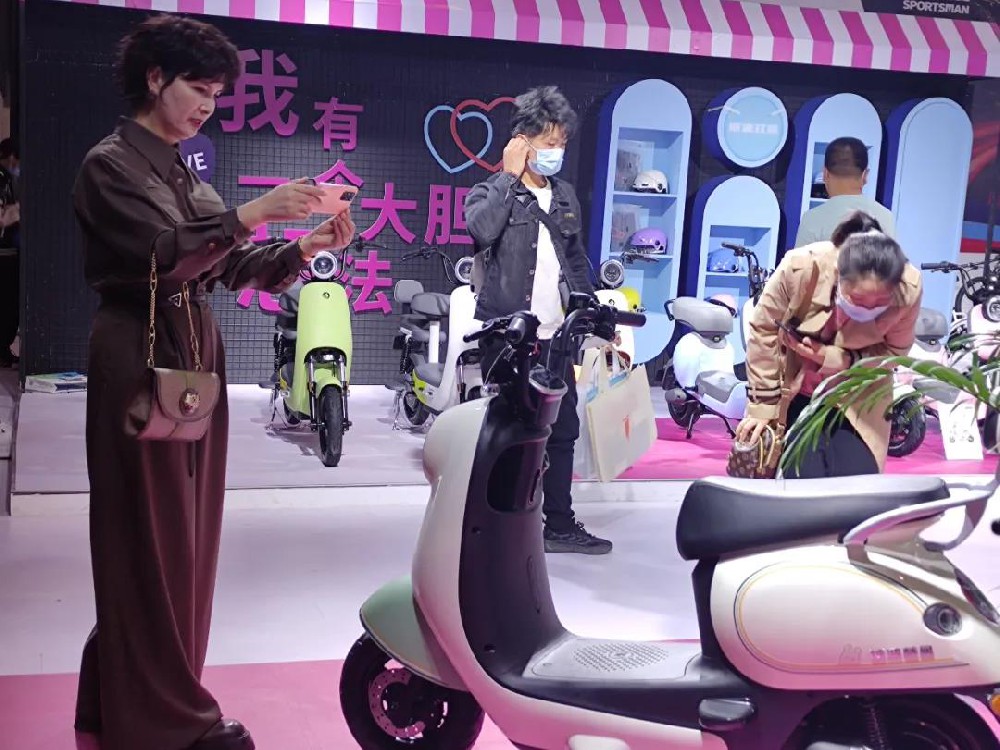 斯菠兹漫电动车