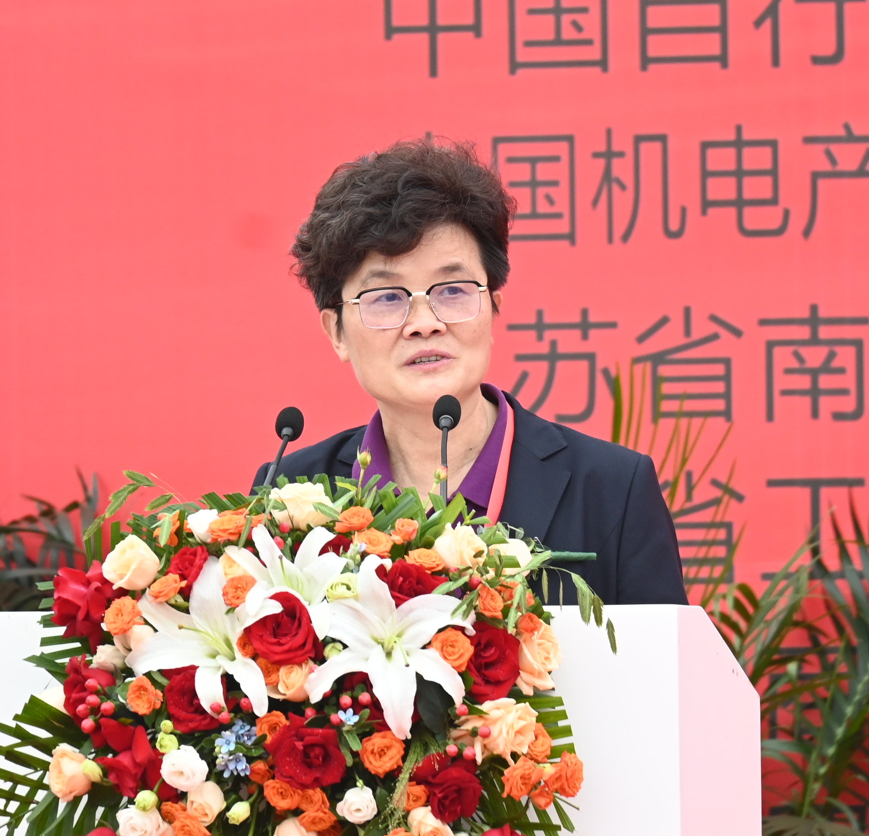 霍晓云W.JPG